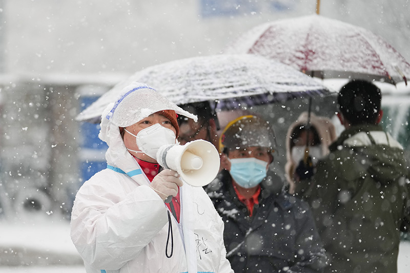 “始终坚持人民至上、生命至上”
——习近平总书记指挥打好统筹疫情防控和经济社会发展之战述评「相关图片」